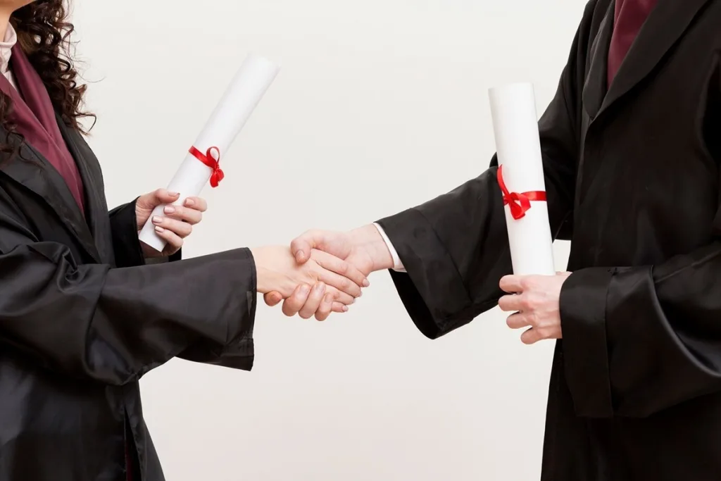 Sites vendem diploma reconhecido pelo MEC: preço e como funciona 1 Sites vendem diploma reconhecido pelo MEC
